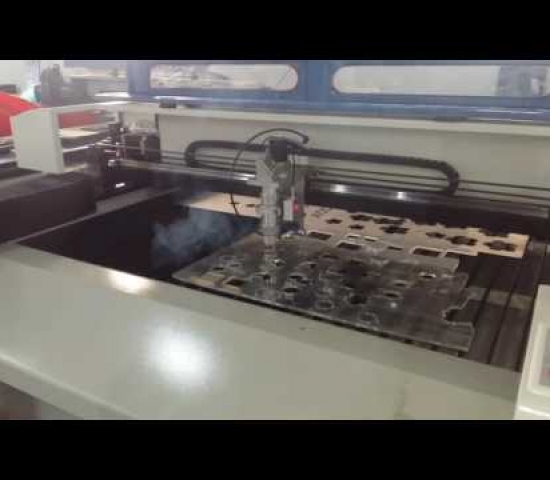 Máquina de láser de corte